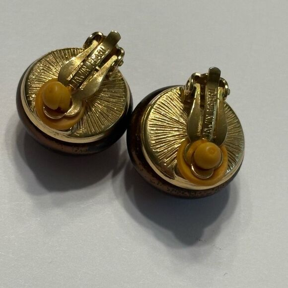 Erwin Pearl Vintage Dark Brown and Gold Toned Stud Clip on Earrings - Picture 8 of 10